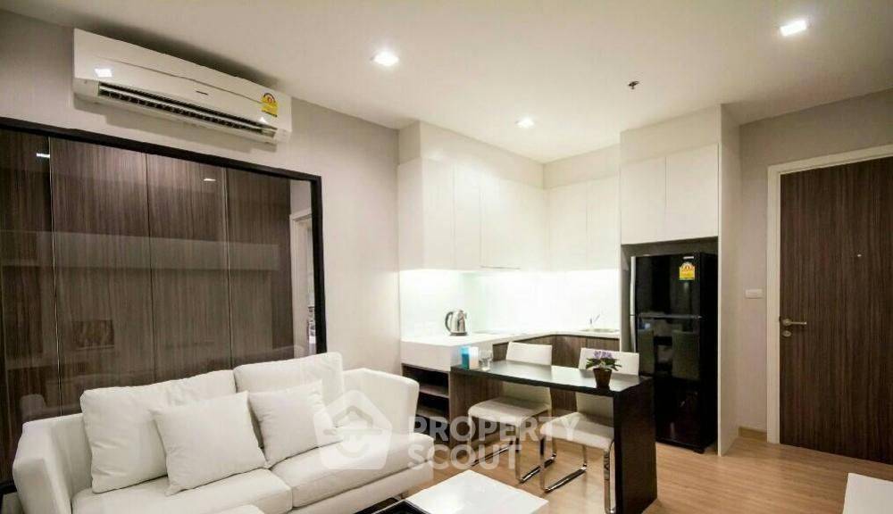1-BR Condo at Urbano Absolute near BTS Krung Thon Buri (ID 514533)