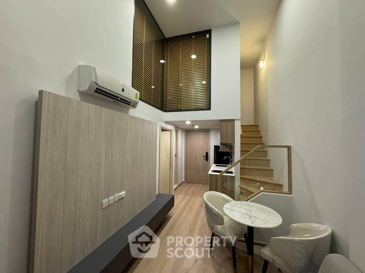LIFE Rama 4 ရှိ 2-BR Duplex - MRT Queen Sirikit National Convention Center အနီးရှိ Asoke (ID 1980159)