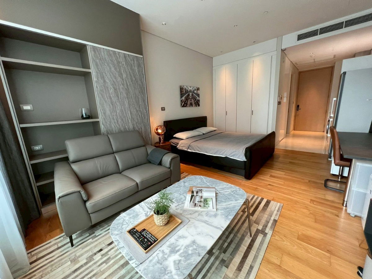 Sindhorn                       Residence