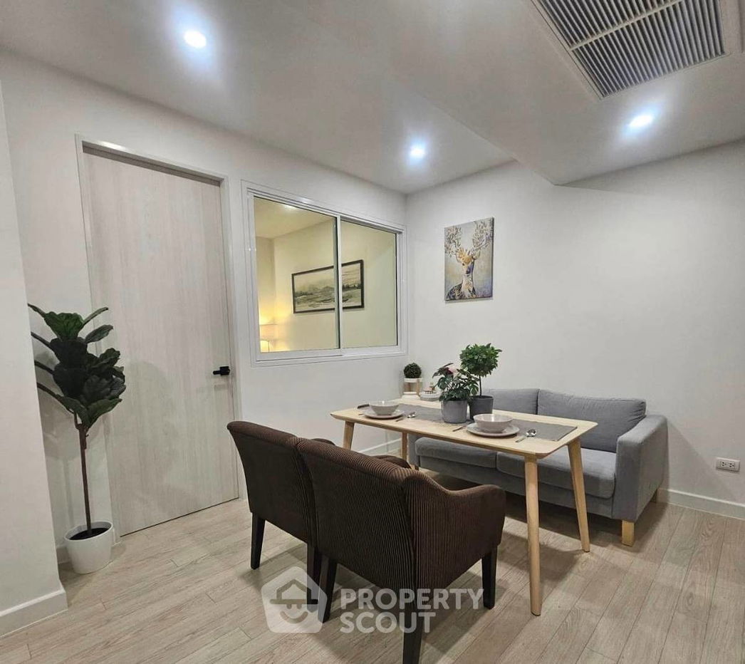 1-BR Condo at The Room Sukhumvit 21 near MRT Sukhumvit (ID 1589314)