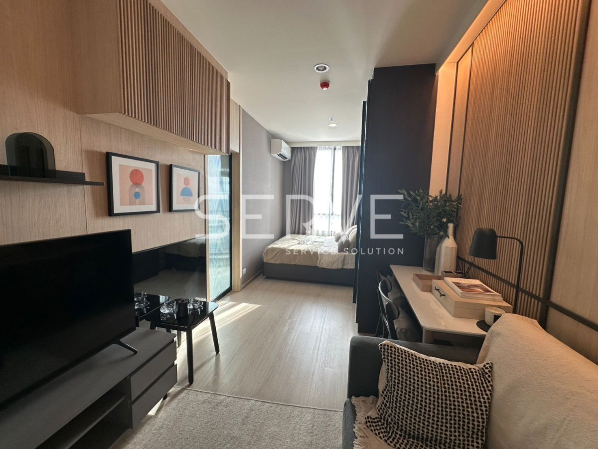 开放式公寓 新房间 家具齐全的公寓 高层 位置优越，靠近 MRT Lat Phrao 150 m。