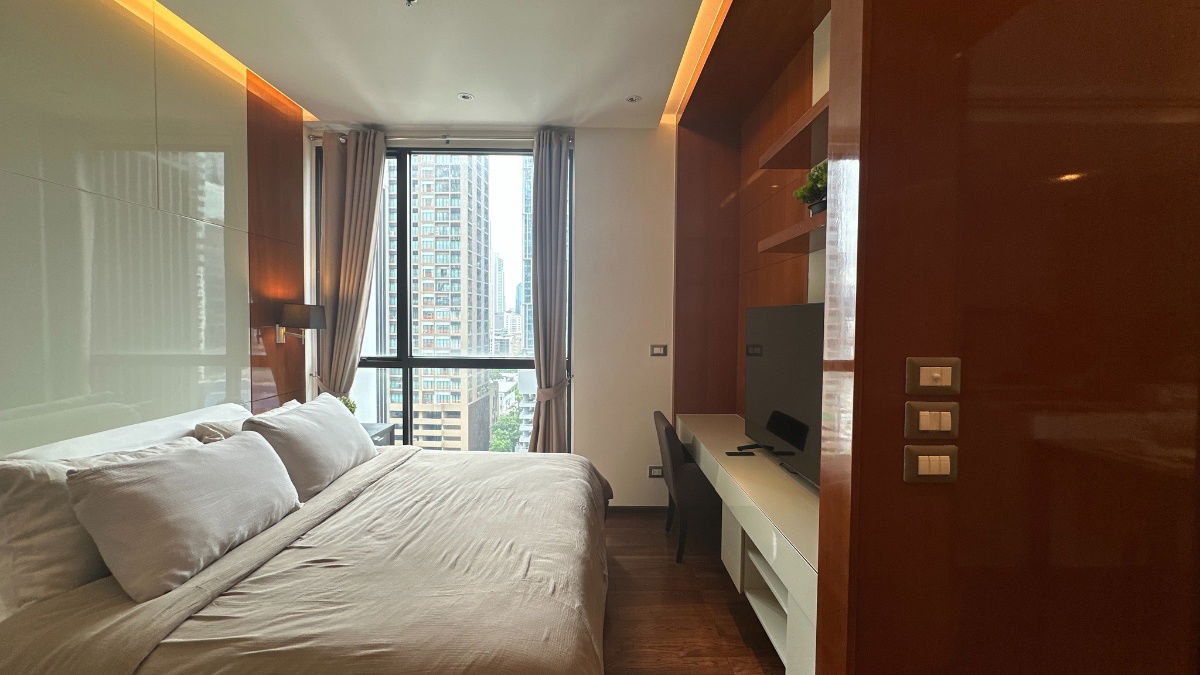 The Address Sukhumvit 28 (Phrom Phong BTS Station)