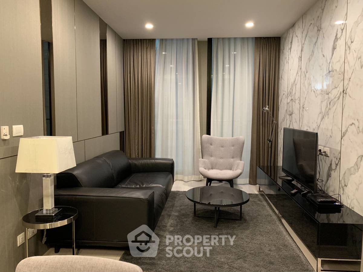 2-BR Condo at Noble Ploenchit near BTS Phloen Chit (ID 556075)