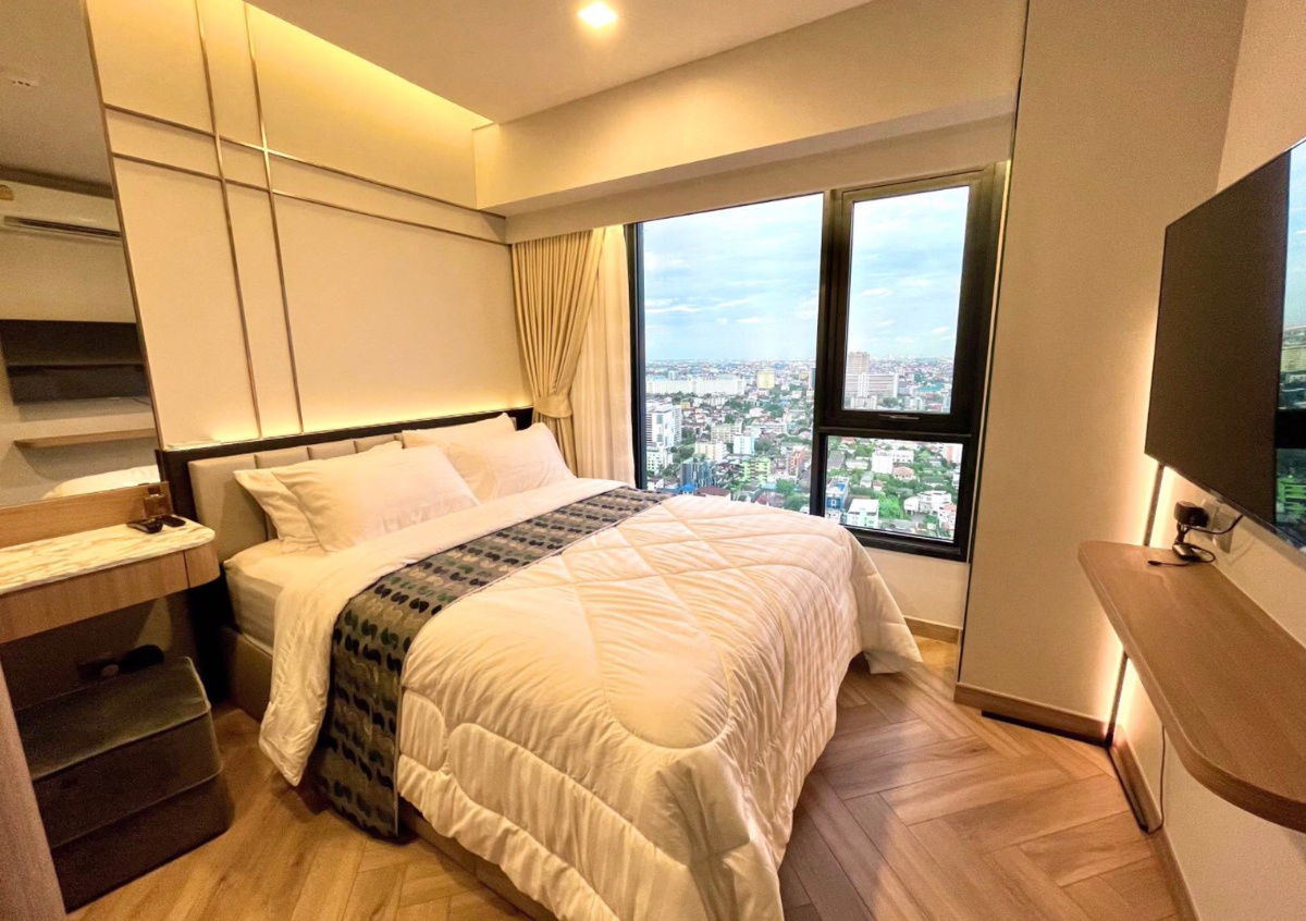 Life Ladprao                     Valley