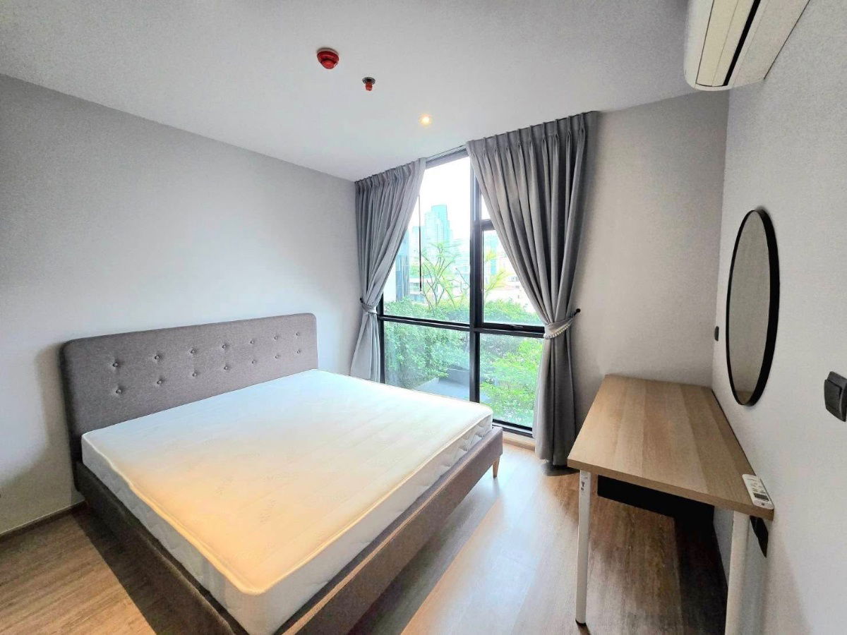 Rhythm Ekkamai (BTS Ekkamai Station)