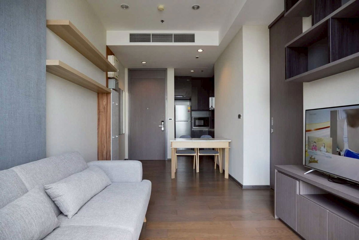 Diplomat sathorn 高楼层，景观非常好，房间面积大，今天即可入住