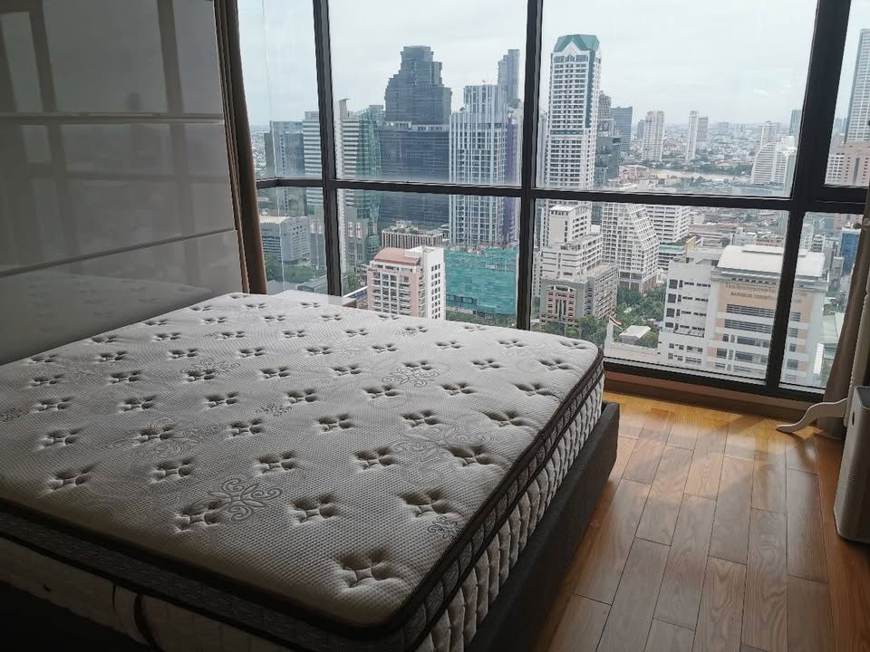 The Address Sathorn（距圣路易斯 BTS 200 米）