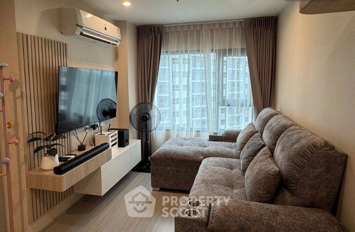 2-BR Condo at Aspire Erawan near BTS Chang Erawan (ID 2079979)