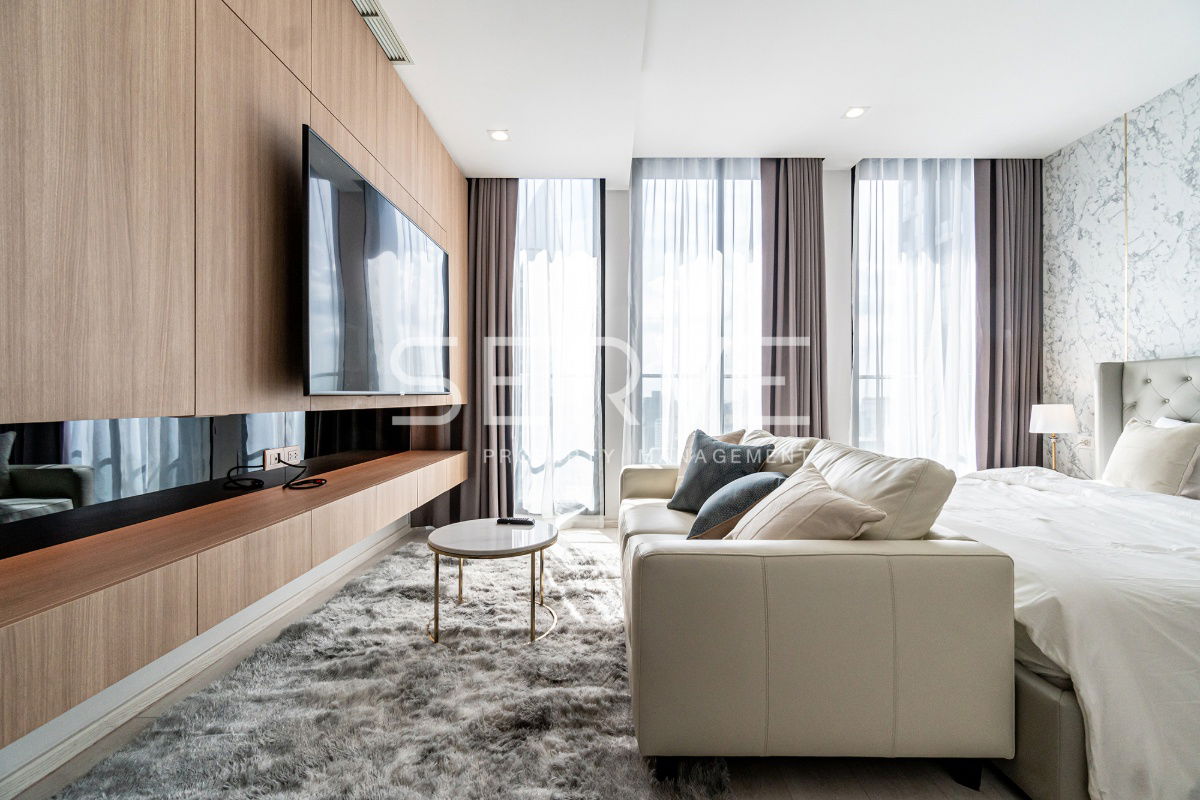 Modern Studio with Partition Super High Fl. Perfect Location Next to BTS Phloen Chit at Noble Ploenchit Condo/ Condo For Rent