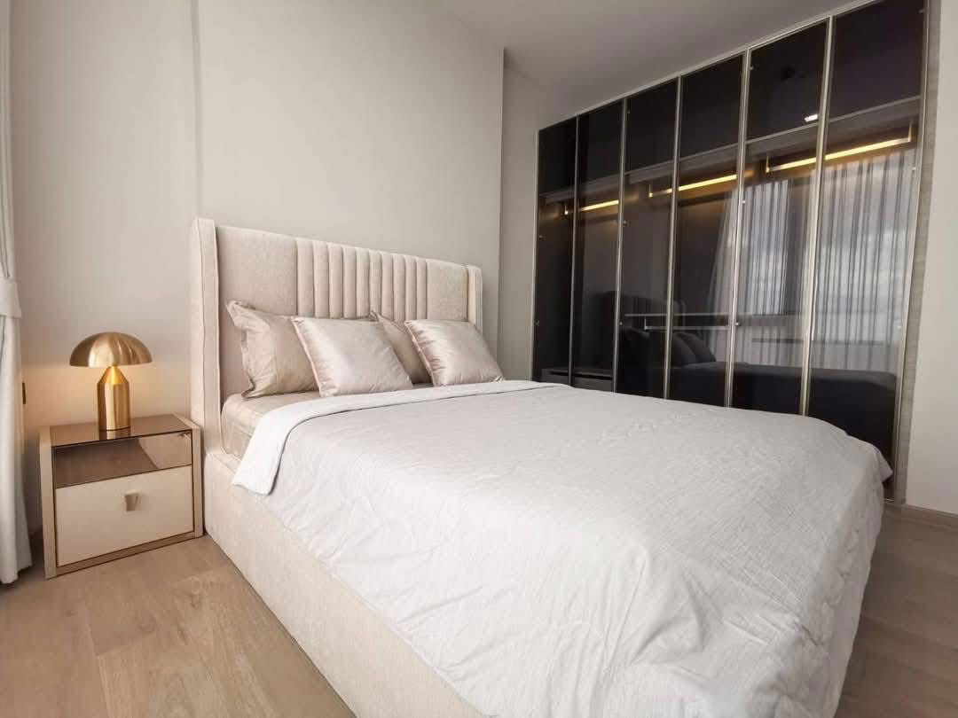 P1063 公寓出租，The Crest Park Residences，BTS 旁边，绿色，豪华公寓，房间漂亮，家具齐全，可入住。