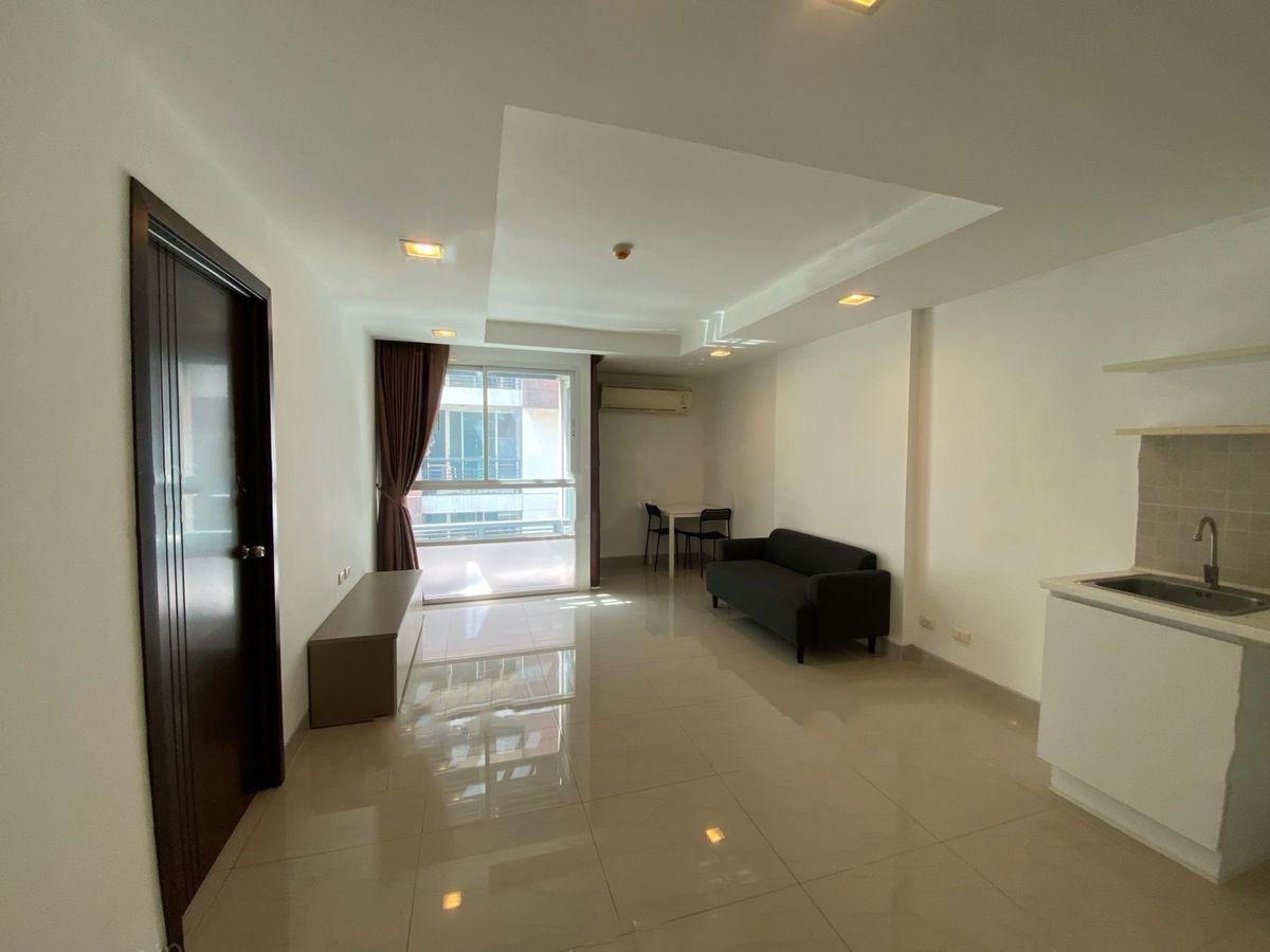 Code: KJ7523  for rent D Ratchada 19 // Line ID: @kjcondo (with @) //