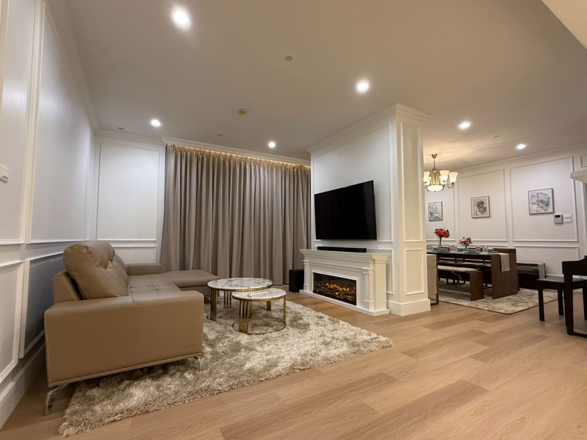 Luxurious living near the park! . 3beds 151sqm.  Line id: @pfagent