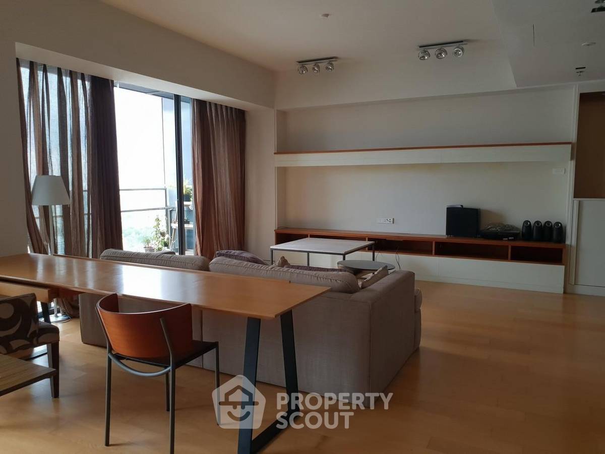 2-BR Condo at The Met Sathorn near BTS Chong Nonsi (ID 452763)