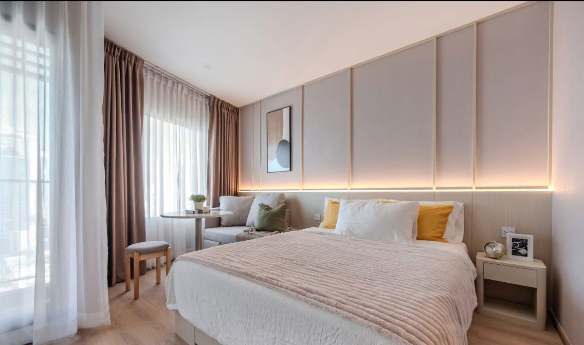 Life Rama 4 -                   Asoke