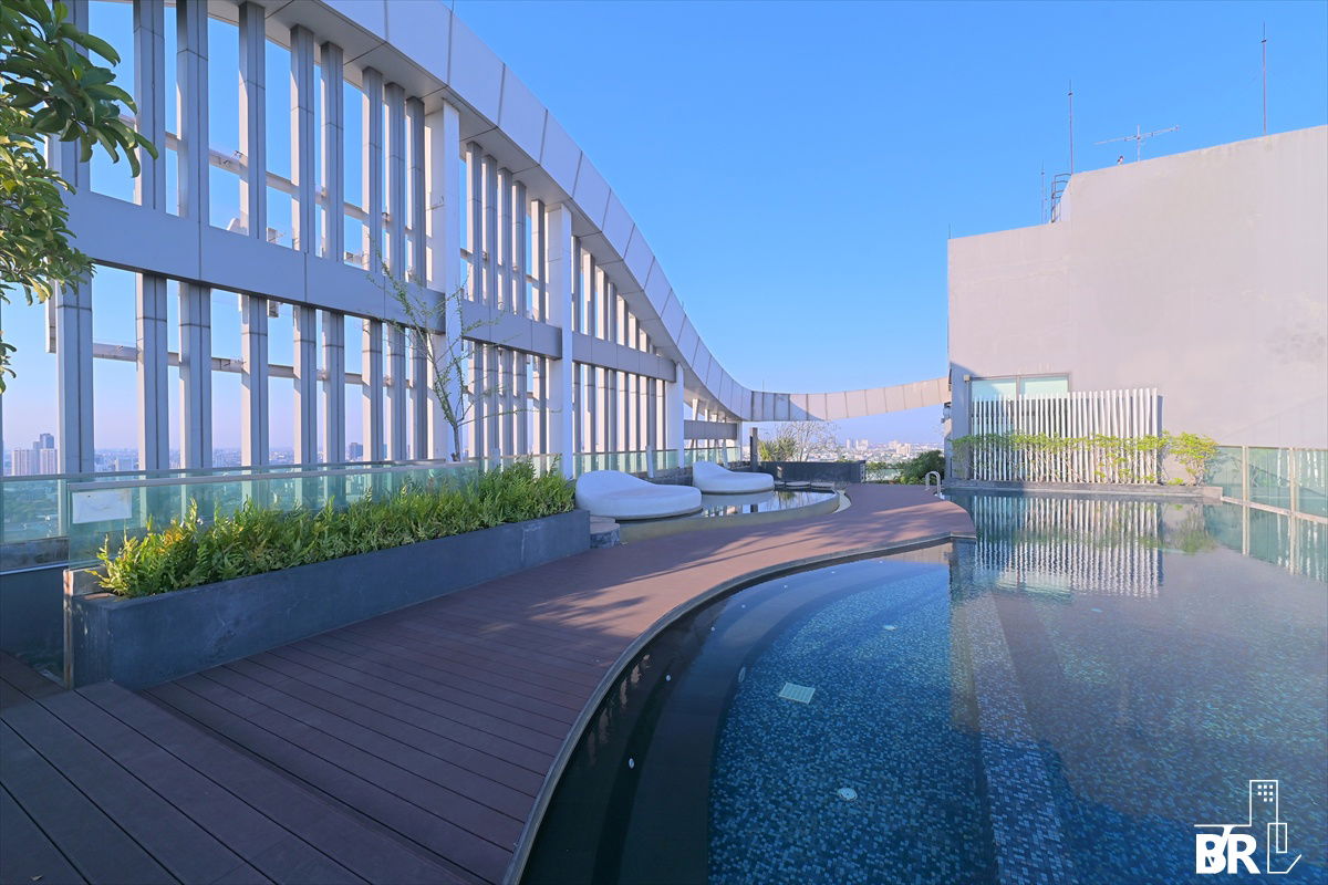 RHYTHM Sukhumvit 44/1, Elevate Your Life, Steps from Near BTS Phra Khanong