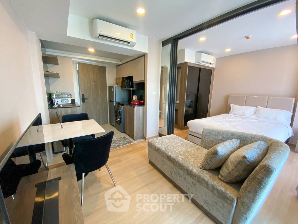 1-BR Condo at Lloyd Soonvijai-Thonglor in Bang Kapi (ID 2202418)