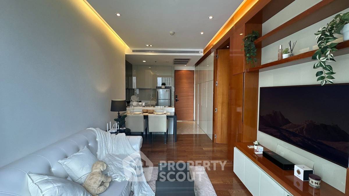 1-BR Condo at The Address Sukhumvit 28 near BTS Phrom Phong (ID 2202140)