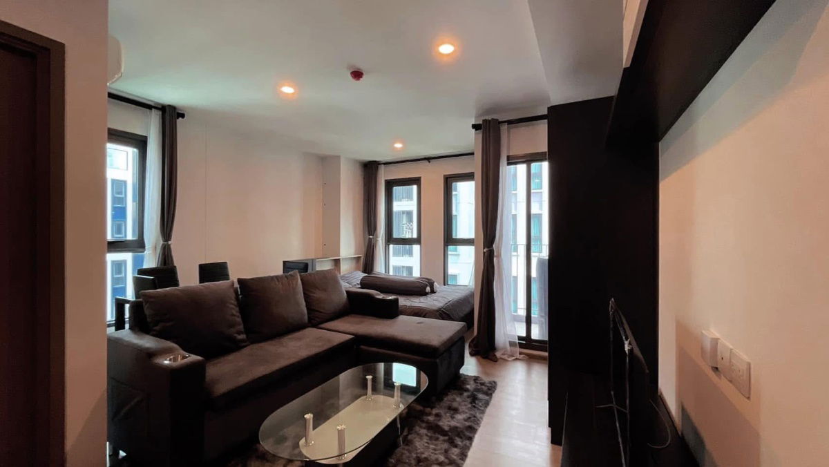 P1080 Condo for rent Aspire Ratchayothin, good location near BTS Ratchayo, very beautiful room, fully furnished, washing machine, special price.