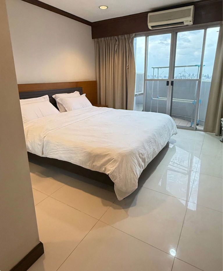 Wittayu                         Complex