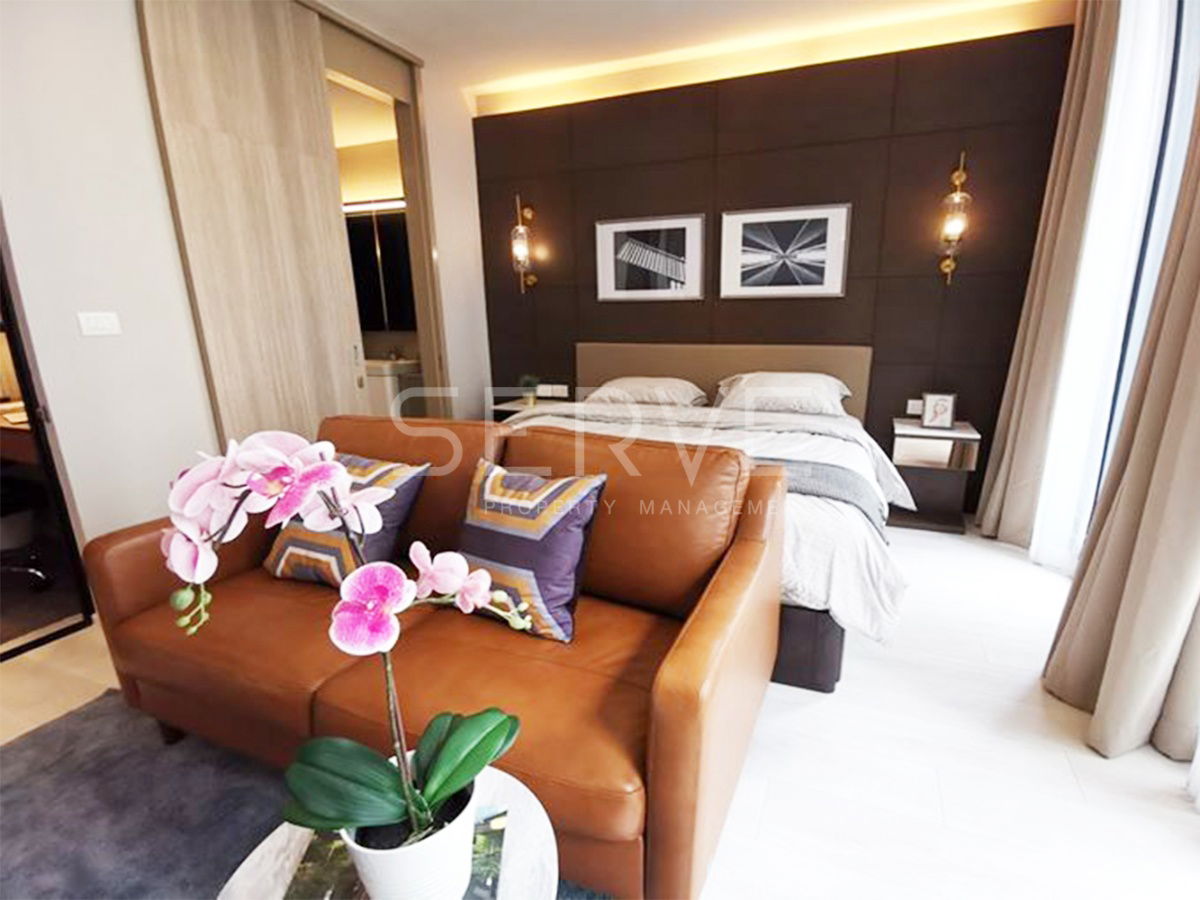 🔥35K🔥 - Modern Luxury Style  Studio with Partition Perfect Location Next to BTS Phloen Chit &Central Embassy at Noble Ploenchit Condo / For Rent