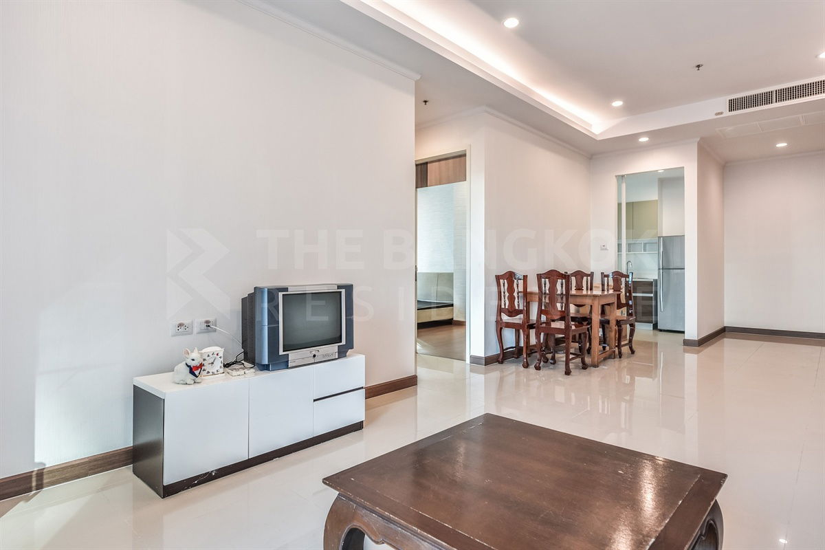 Urgent rent. RenOvate room is completed. Supalai Elite Phayathai 2B2B 96SQM. Only 38K/Month.