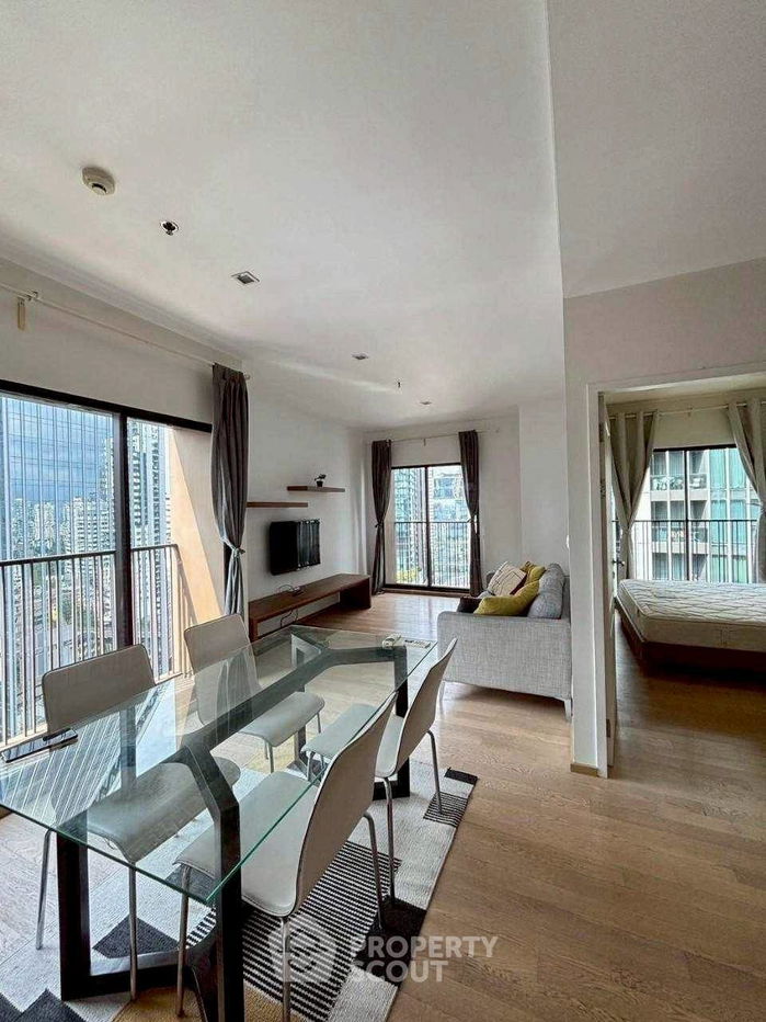 2-BR Condo at Noble Refine Prompong near BTS Phrom Phong (ID 2206007)