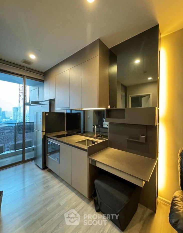 1-BR Condo at The Room Sukhumvit 69 near BTS Phra Khanong (ID 1460553)