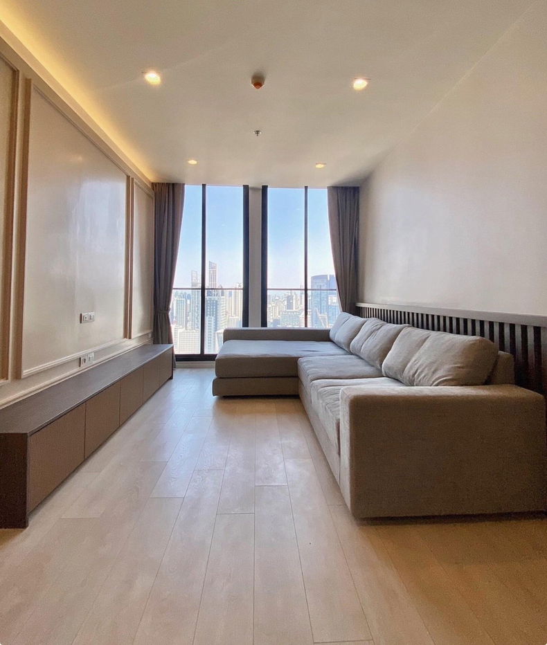 Noble                     Ploenchit