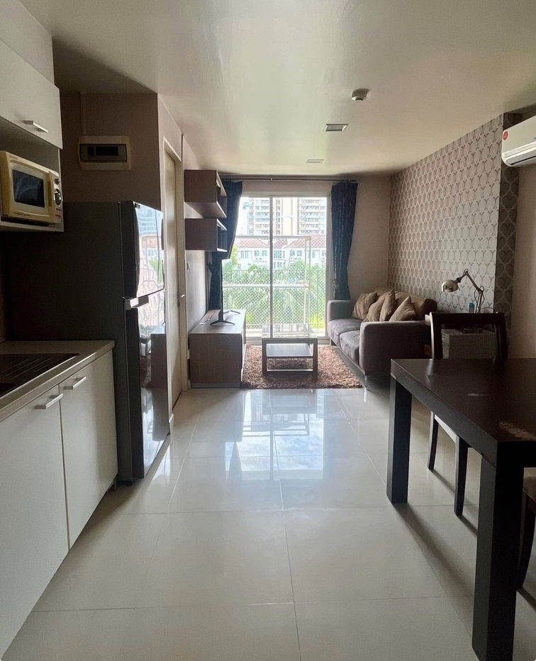 The Clover                   Thonglor