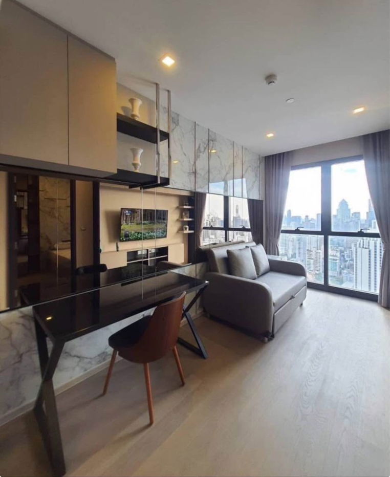 Ashton                        Asoke