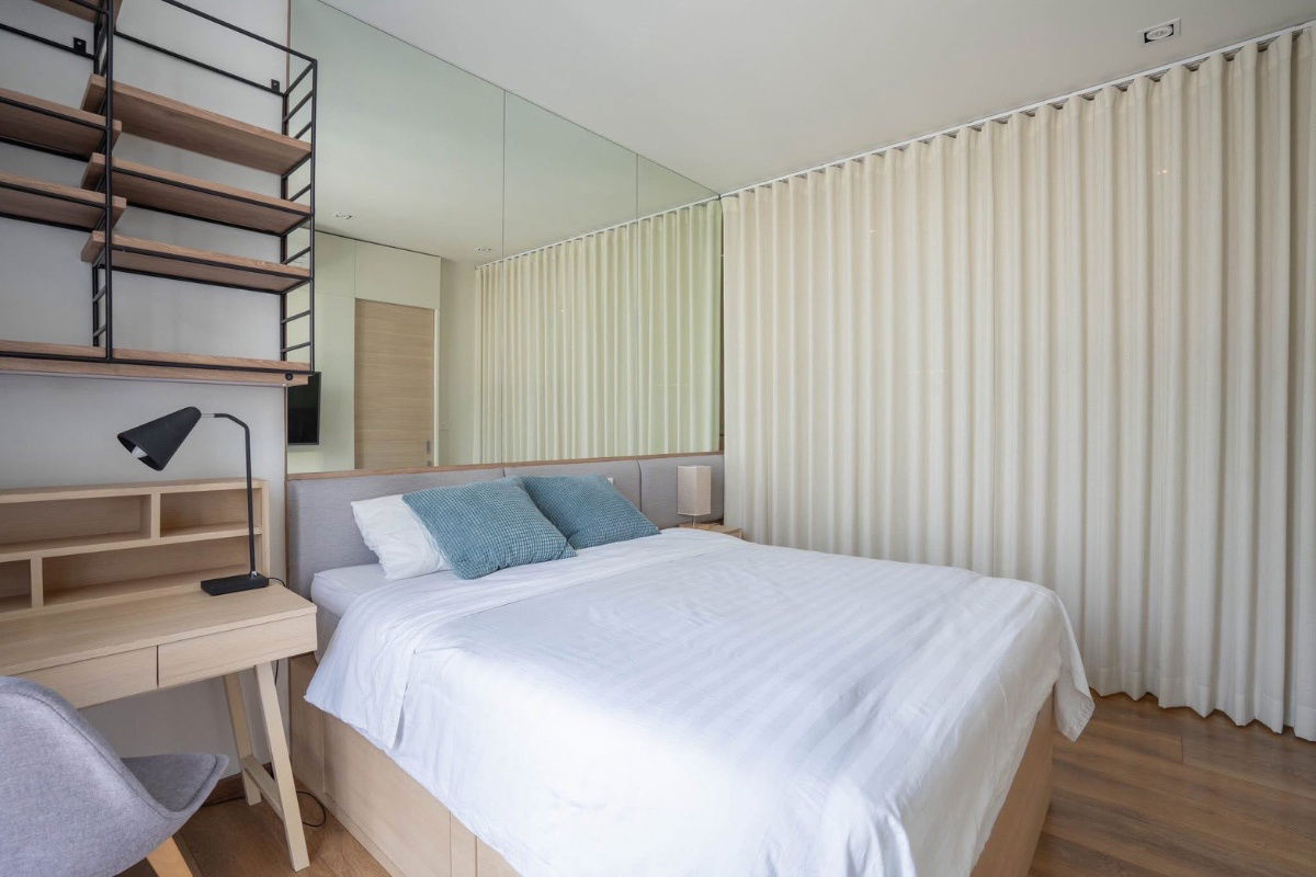 Park Origin PhromPhong ( Park 24 )