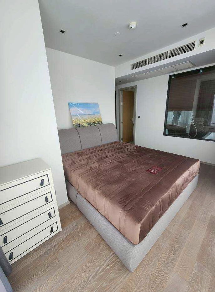 Available Now!! Ashton Silom near BTS Chong Nonsi and many shopping areas. Complete electrical appliances.