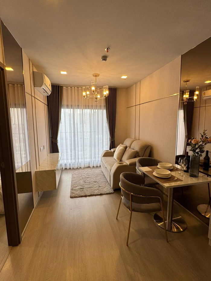 For rent New : Life Phahol - Ladprao  LINE: @condo24 (with@too)