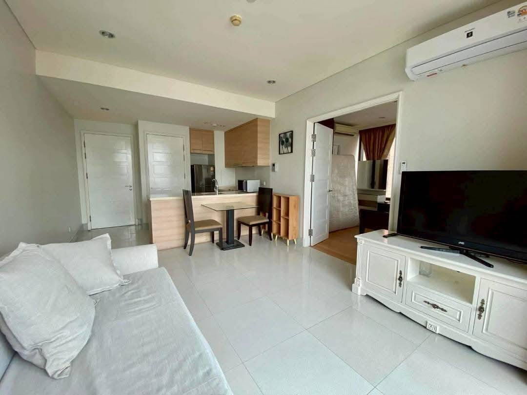 Aguston Sukhumvit 22 / 1BR / Pet - friendly /Ready to move in