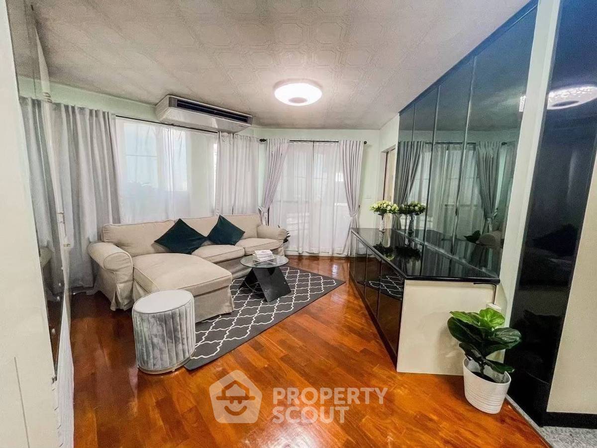 2-BR Condo at Floraville Condominium near ARL Hua Mak (ID 2042227)