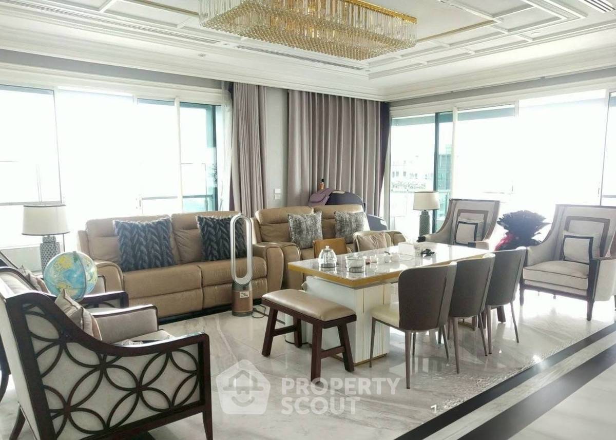 5-BR Condo at Q Asoke near MRT Phetchaburi (ID 2088928)