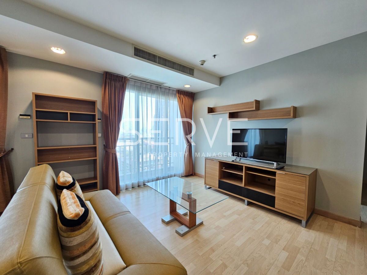 ရေချိုးကန်ပါသော 81.26 စတုရန်းမီတာရှိသော ရေချိုးကန်ပါသော အခန်းကောင်း။