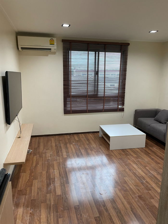 For rent: 2-bedroom (52 sq.m.) at Condo U Ratchayothin, 15,000 Baht per month.