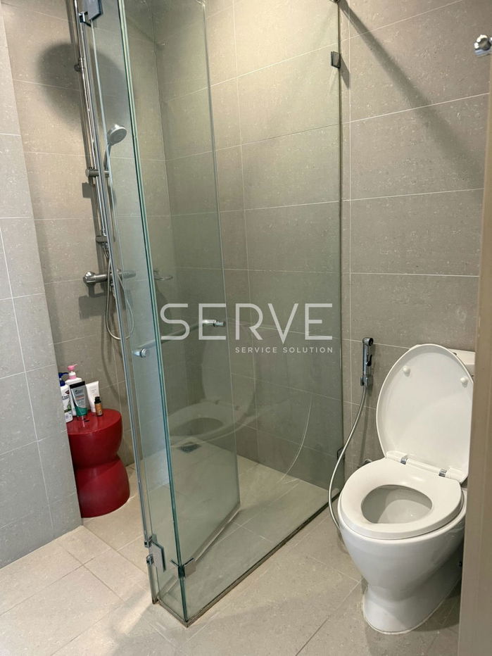 Luxury 1 Bed Unit on High Fl. with View of Sukhumvit  Perfect Location  BTS Phloen Chit -Noble Ploenchit