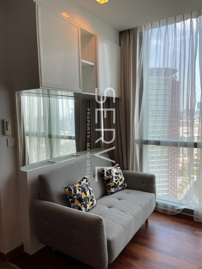 2 Beds 1 Bath Nice Room Good Location Close to BTS Ratchathewi 350 m. and Siam Paragon @ Wish Signature Midtown Siam