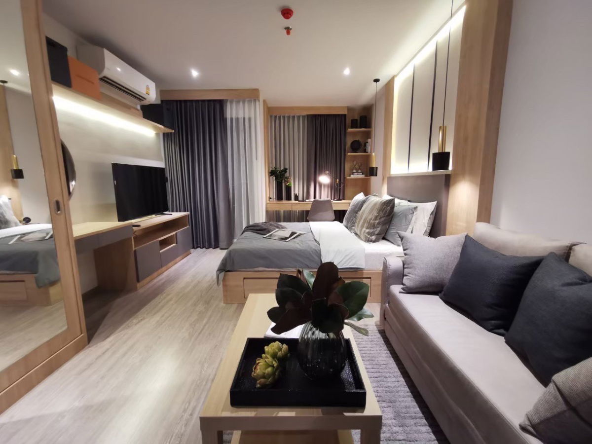 For Rent Studio unit 31 Sqm. Built-in & Fully furnished