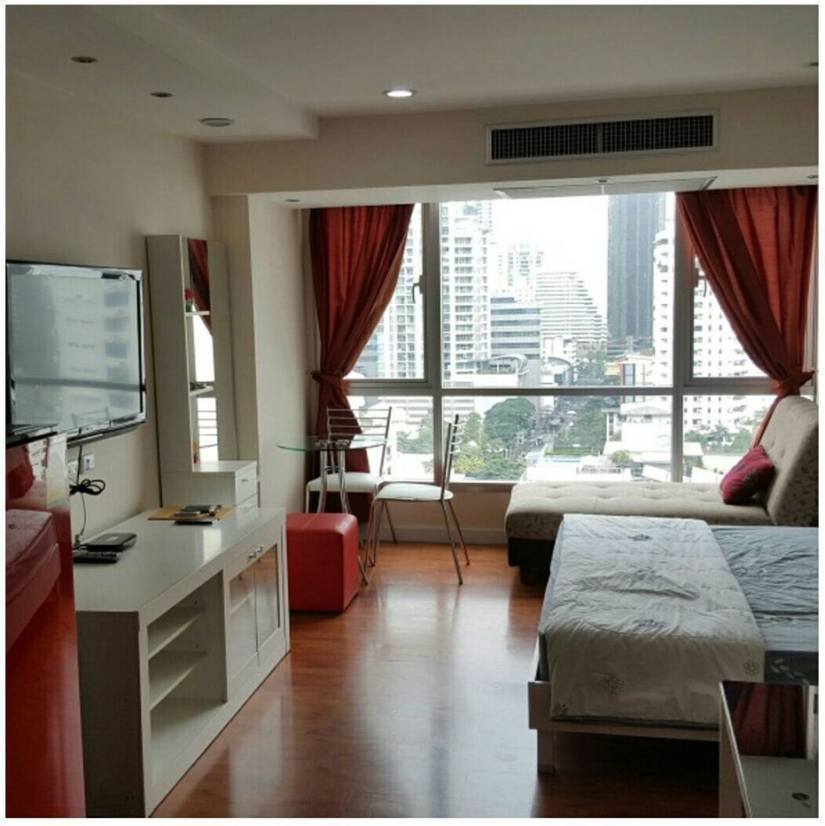 Studio unit for rent in The Trendy Condominium, near near BTS Nana