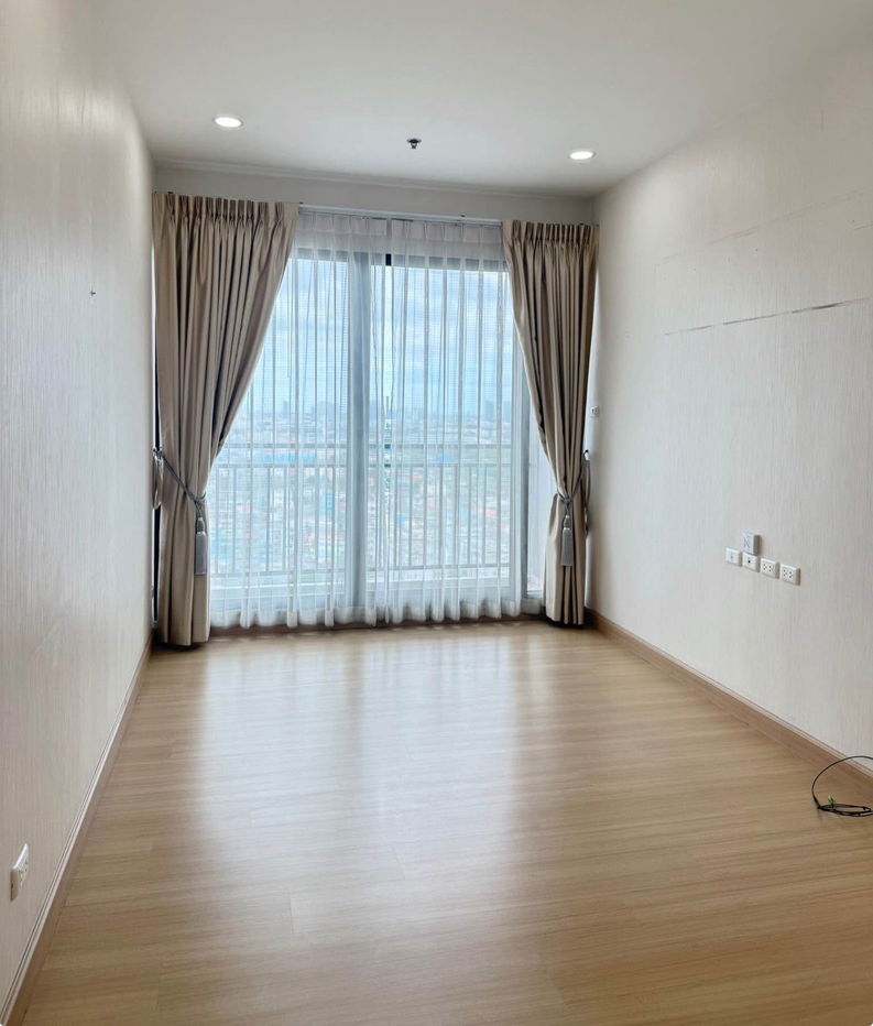 Supalai Loft Yaek Fai Chai station