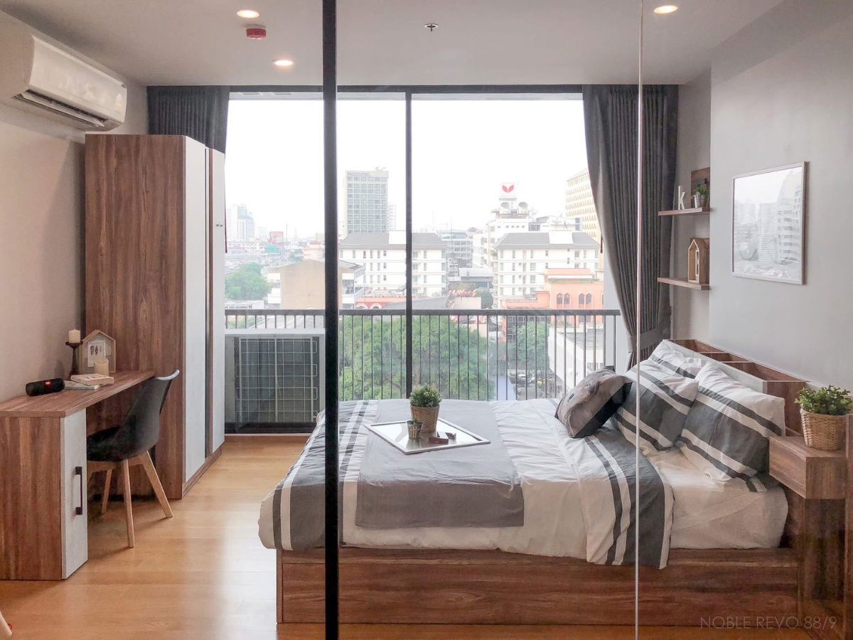 Noble Revo                     Silom