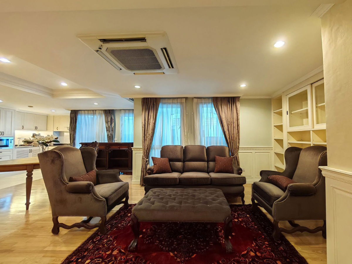 La Maison               Ruamrudee