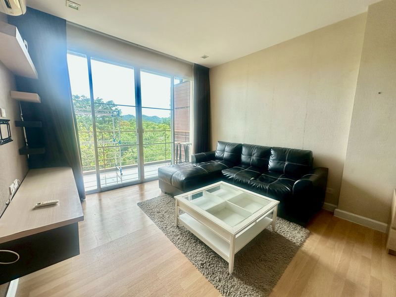 For rent Green Lake Condo, Sriracha, beautiful room, fully furnished, great price, very worthwhile