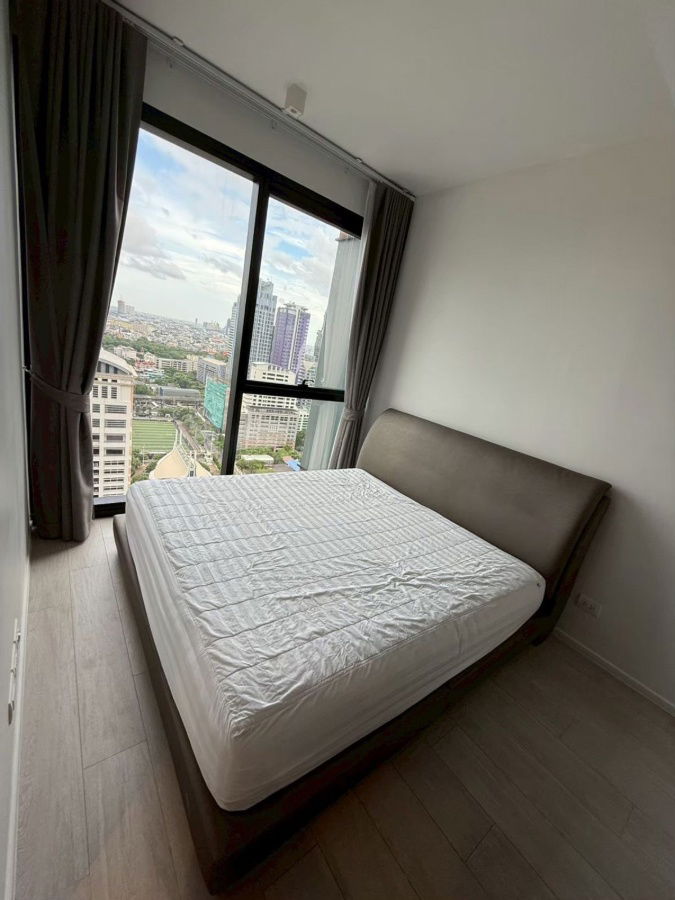 Code: KJ7896  for rent The Lofts Silom // Line ID: @kjcondo (with @) //