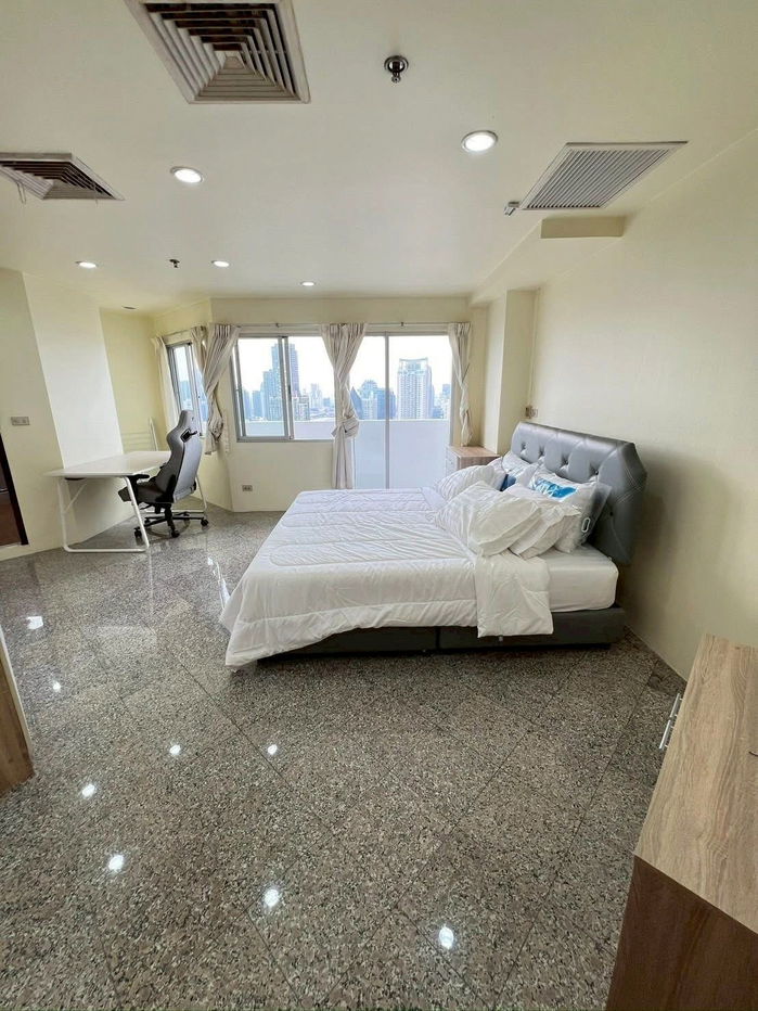 Wittayu                       Complex