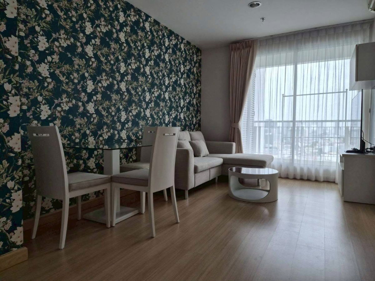 Life @ Ladprao                 18