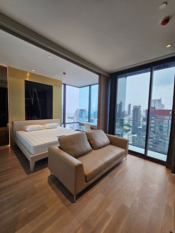 Ashton Silom    1 bedroom, 1 bathroom  Sexy bath  Size 50 sq m